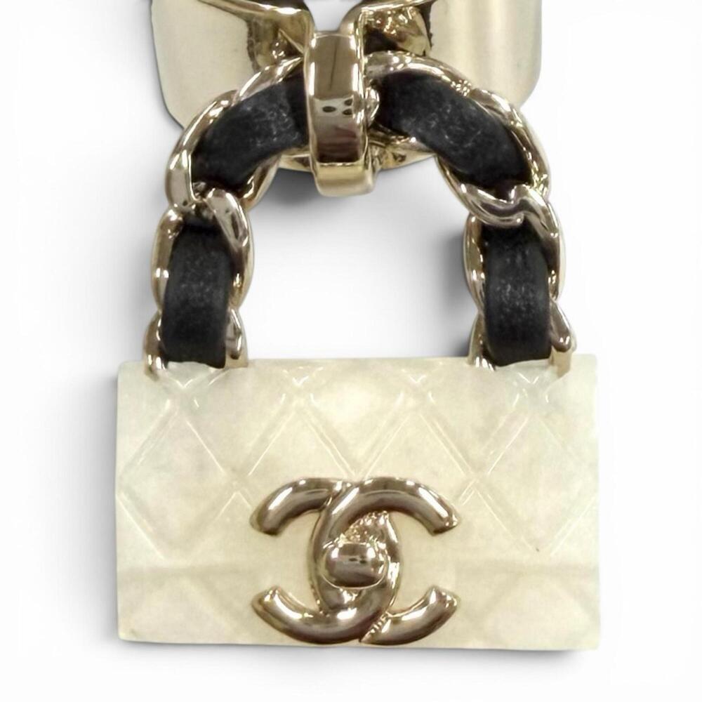 CHANEL Black Ring - Picture 5 of 8